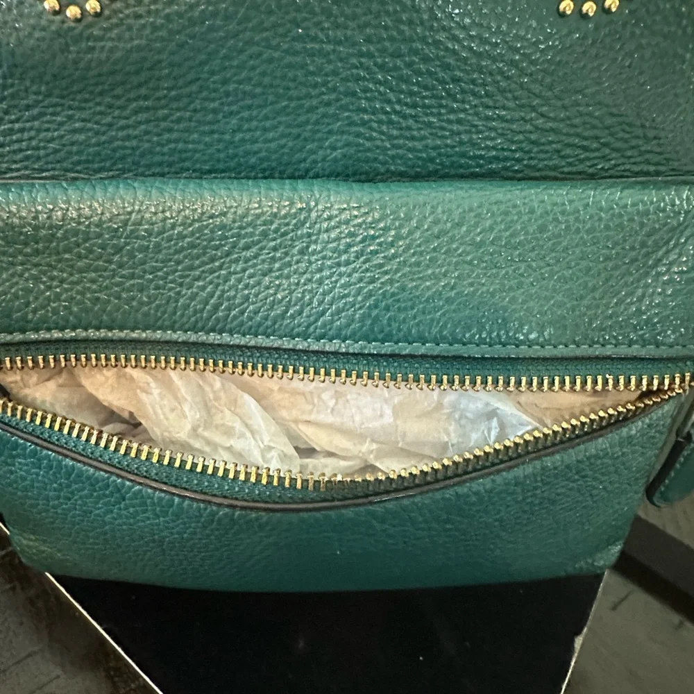 Coach 2019 Teal Pebbled Leather Backpack with Stud Script Logo Gorgeous. - Picture 8 of 13